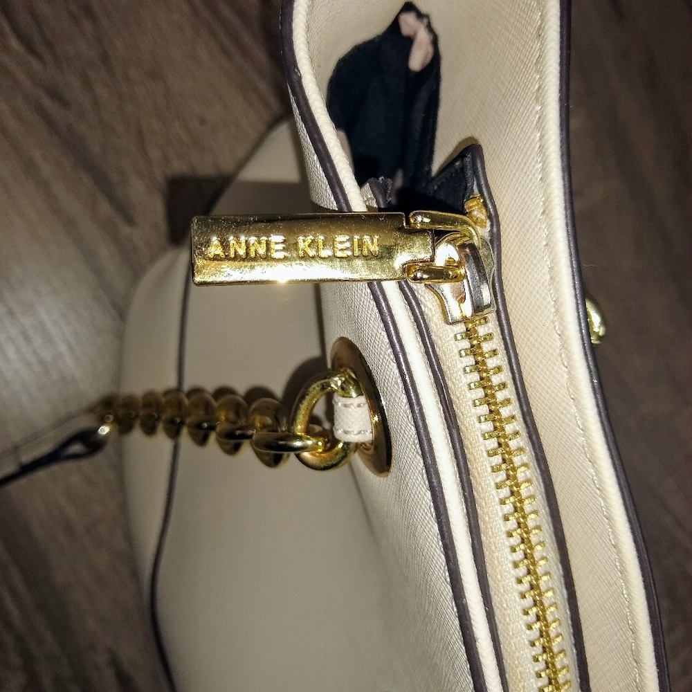 Anne Klein Purse - Picture 5 of 6
